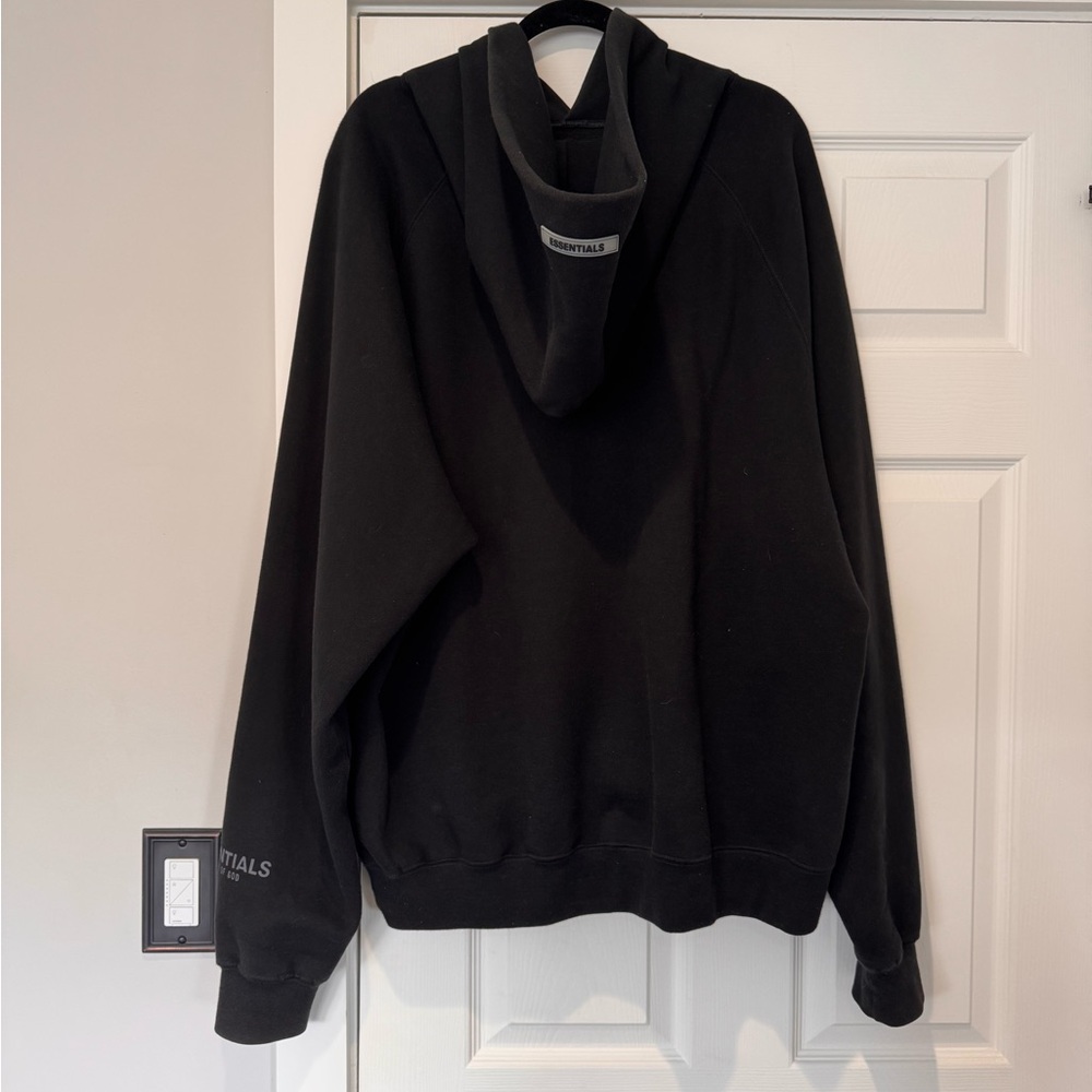 Auth.✅ Men’s Fear of God Black Essentials 3D Appliqué Hoodie Size Medium - Picture 9 of 11